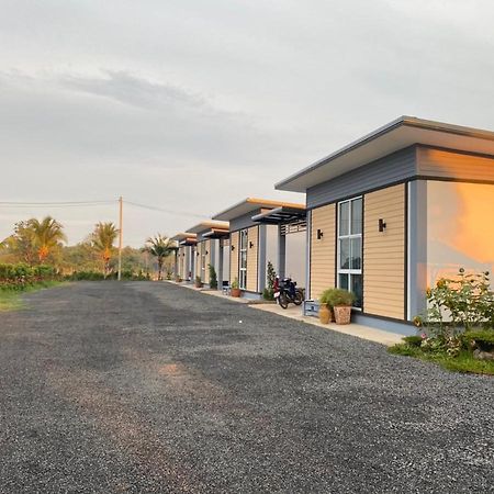 Ok Farm Resort Det Udom Extérieur photo